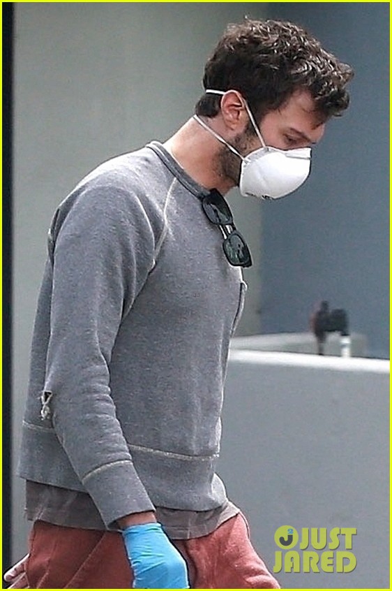adam brody steps out after baby number two news 02