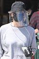 courteney cox wears face shield while shopping 02