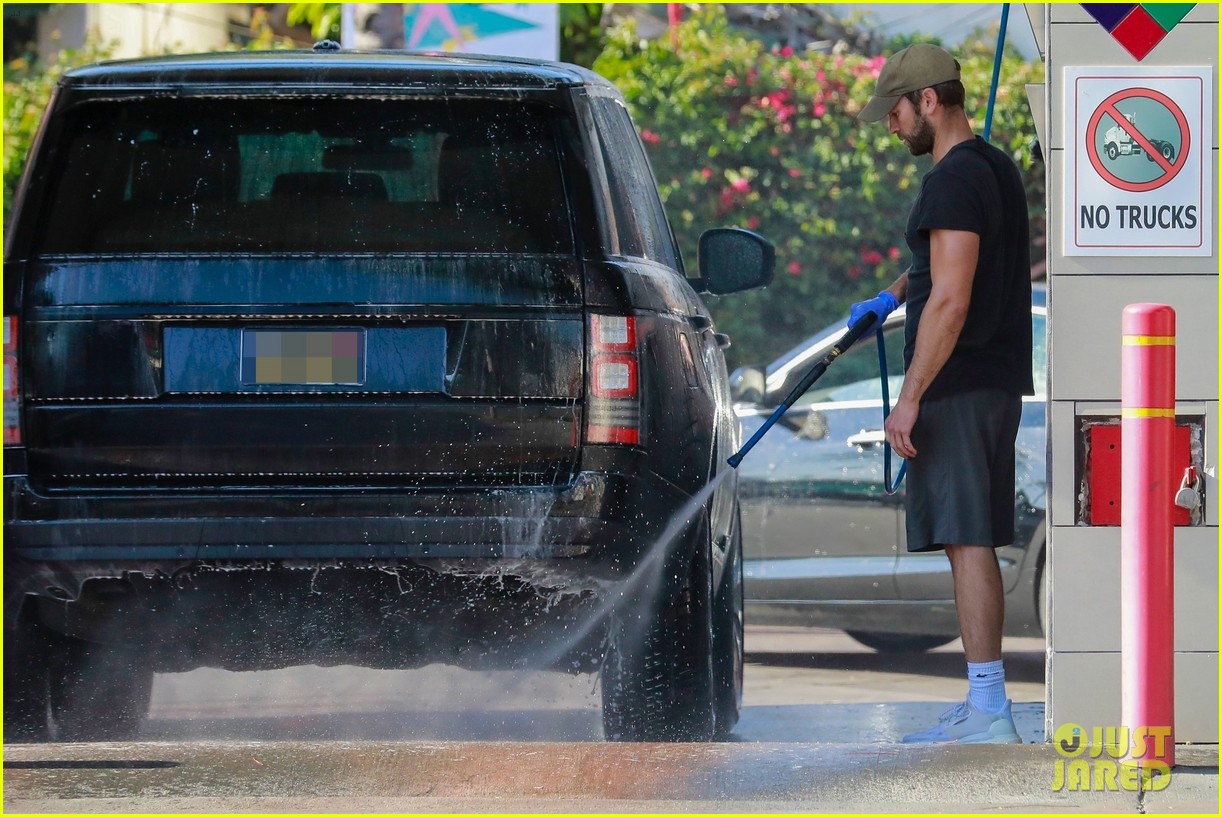 chace crawford washing his car 10