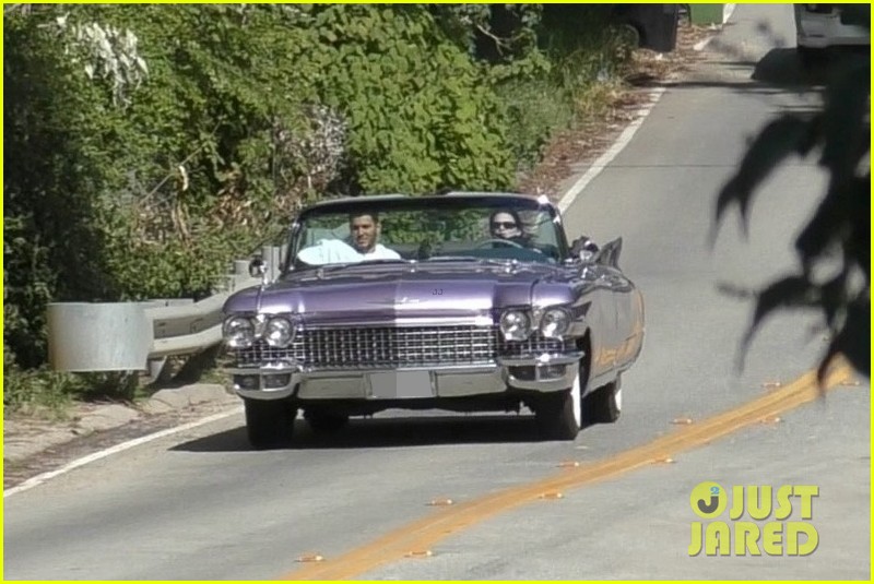kendall jenner goes for drive harry styles next to her 02
