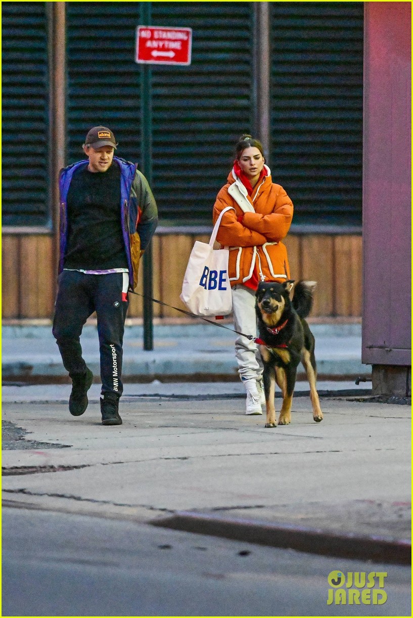 emily ratajkowski walks dog with her husband 054452550