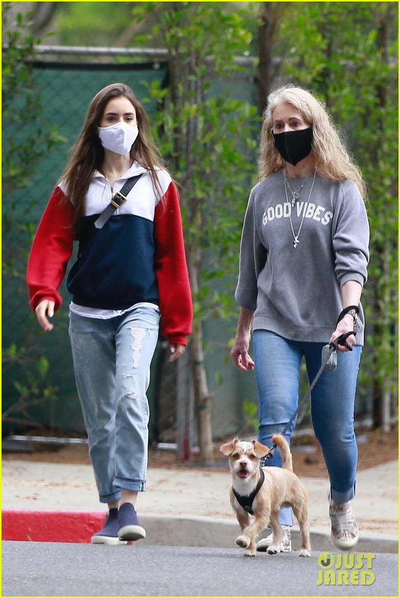 lily collins walk with mom and dog 014457269