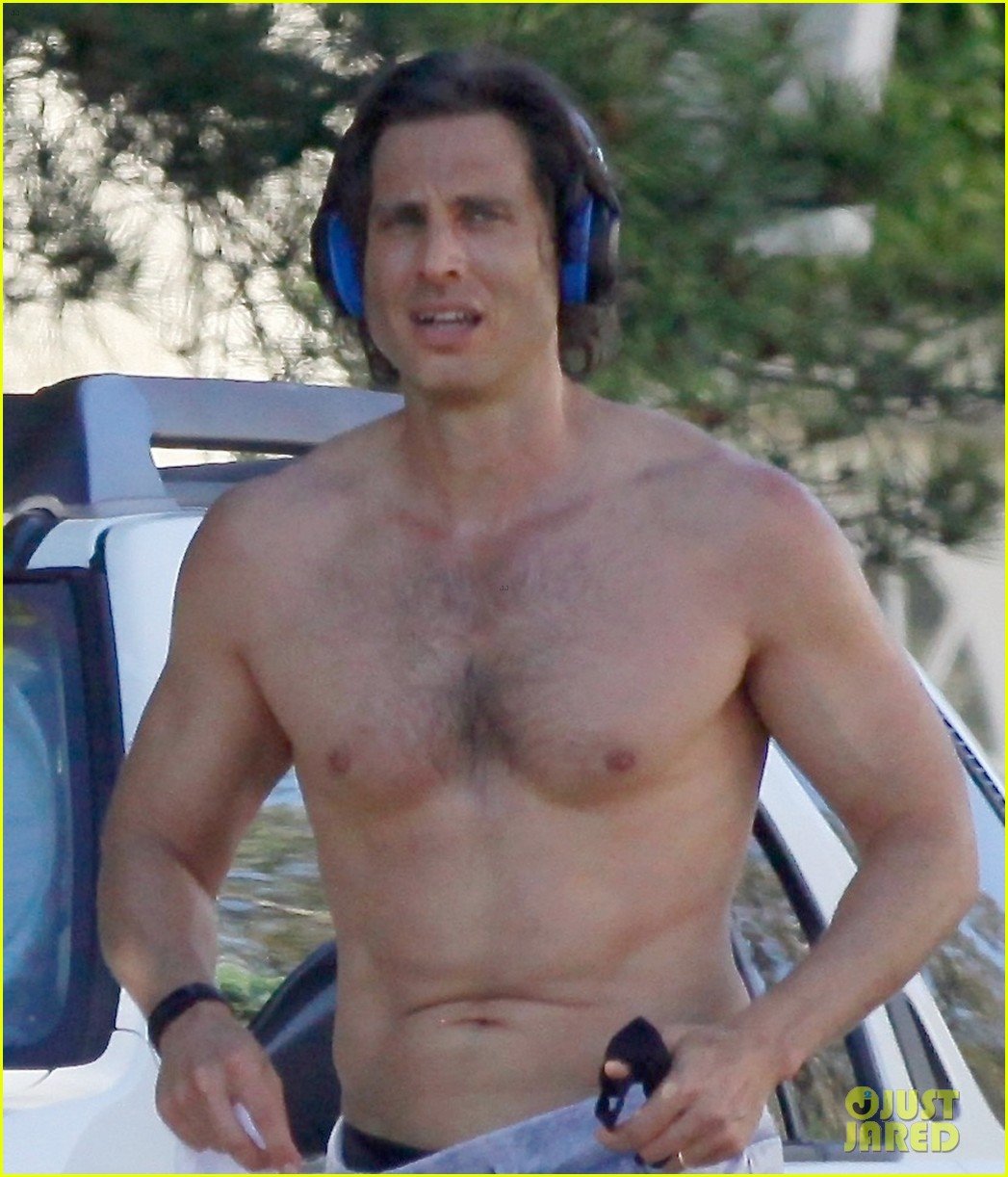 Paltrow's Husband Brad Falchuk Bares Hot Body During a(01)