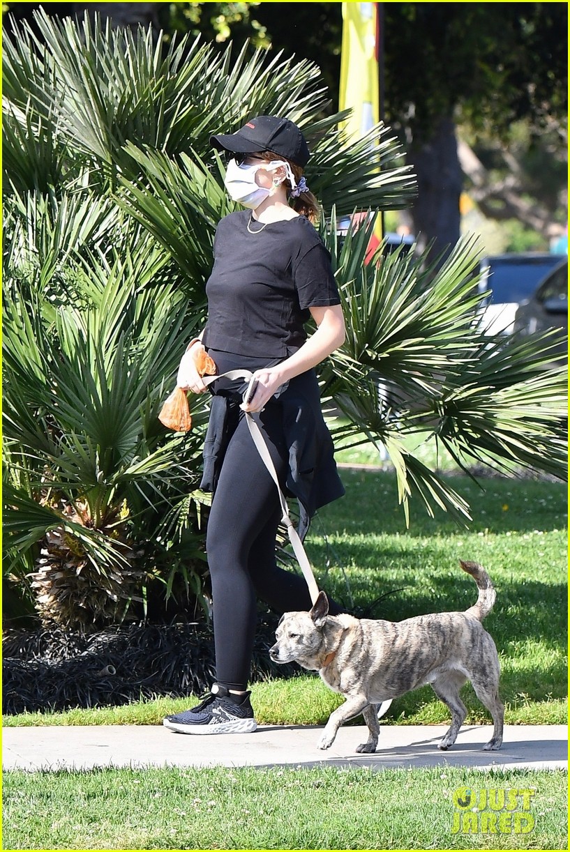 Pregnant Katherine Schwarzenegger Shows Off Tiny Baby Bump While