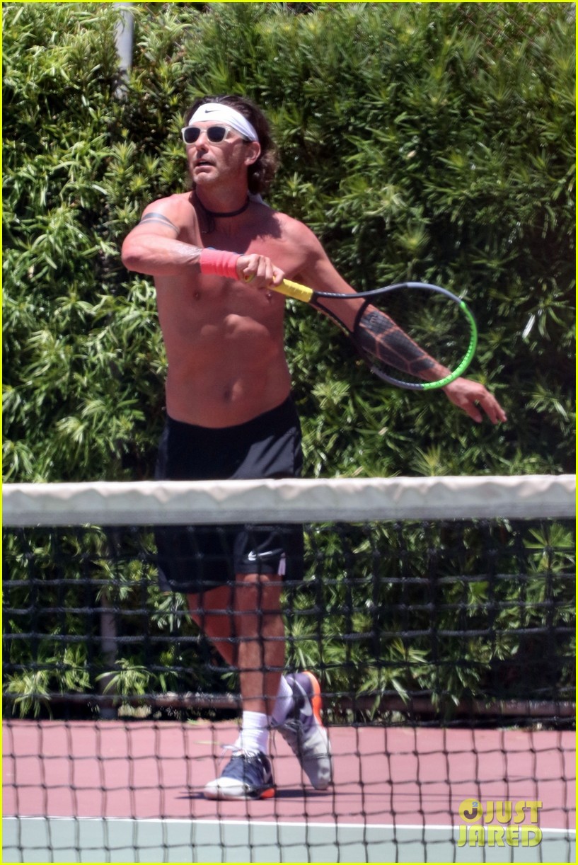 gavin rossdale goes shirtless playing tennis 104460790