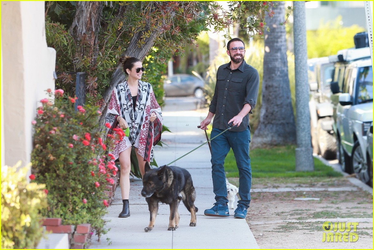 Ben Affleck & Ana de Armas Share Big Laughs on Their Monday Dog Walk ...