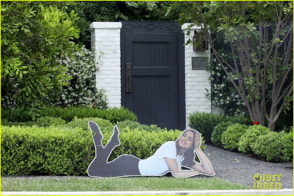 Ben Affleck's Kids Put a Giant Cutout of Ana de Armas Outside of His