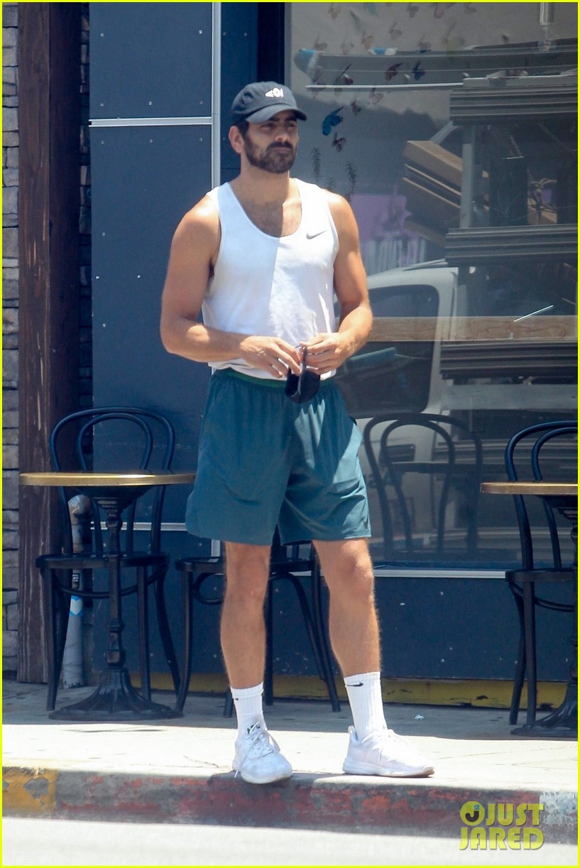 nyle dimarco in his gym clothes 054465666