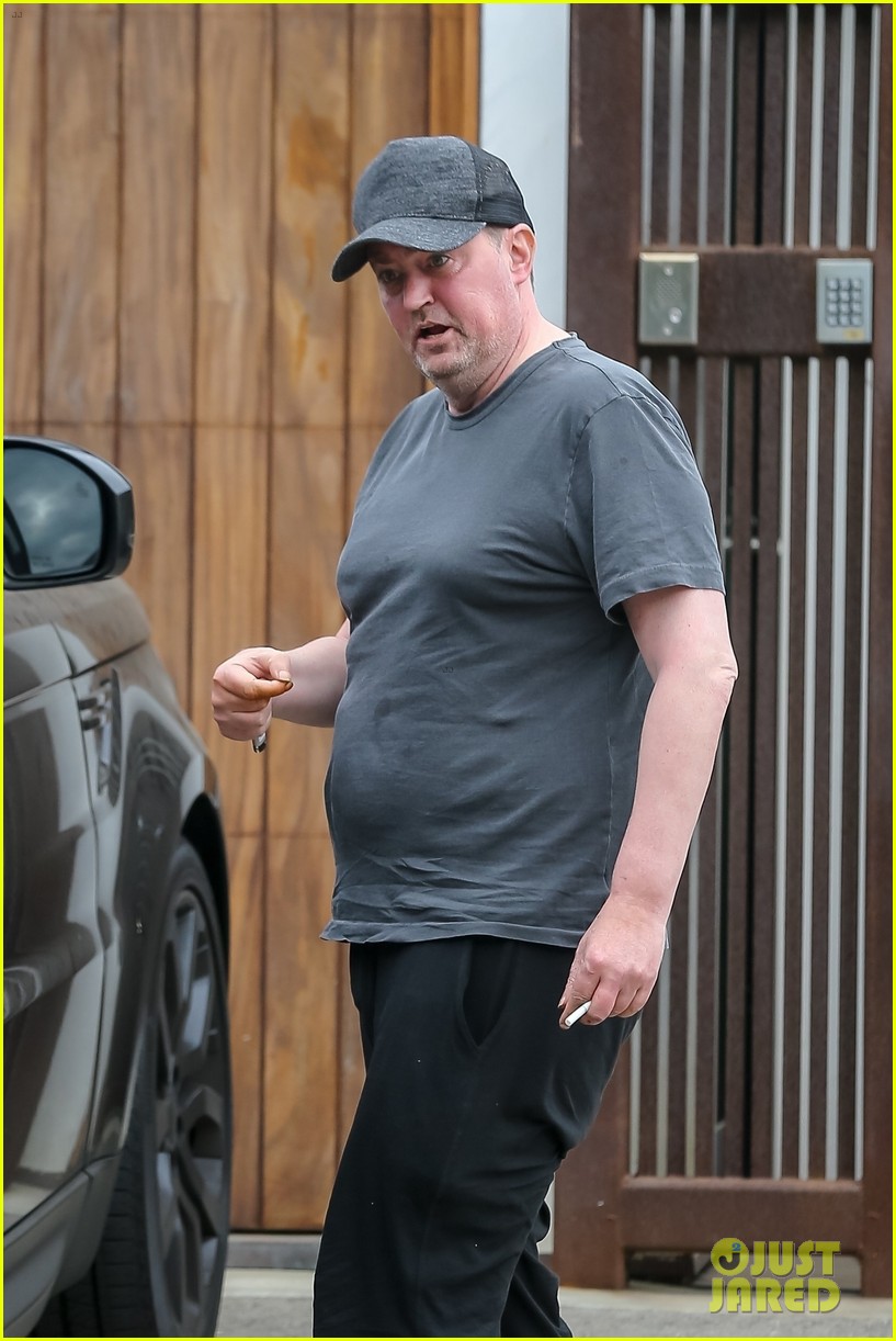 matthew perry steps out in la 03