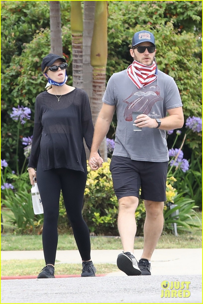 Chris Pratt Goes for a Stroll with Pregnant Wife Katherine
