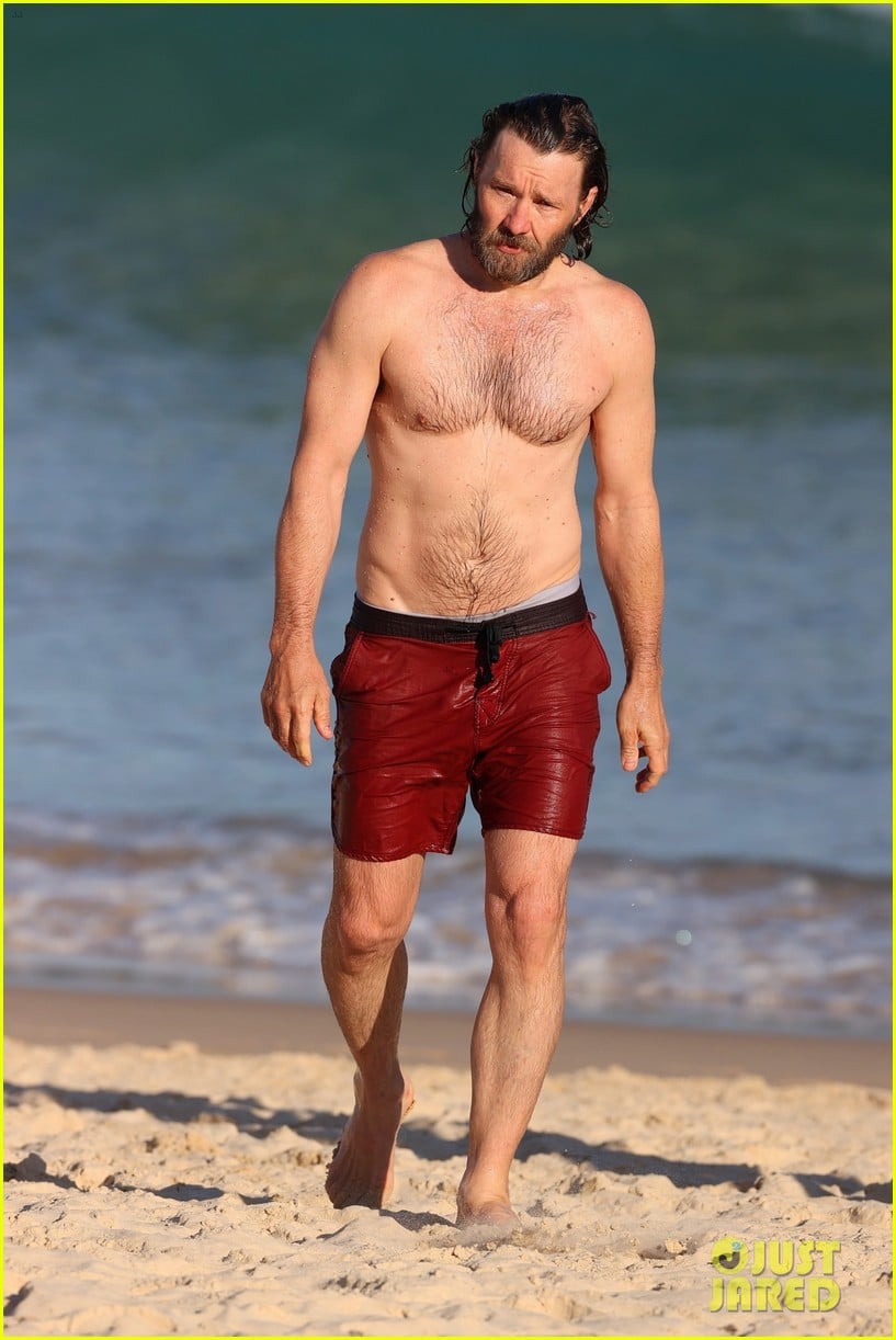 joel edgerton shirtless at the beach 46