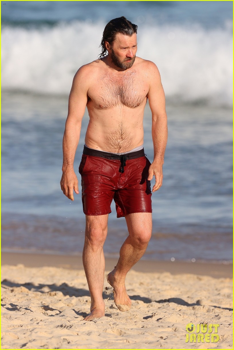 joel edgerton shirtless at the beach 48