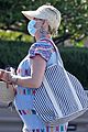 katy perry steps out for groceries 02