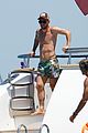 lionel messi on boat with wife antonela roccuzzo 03