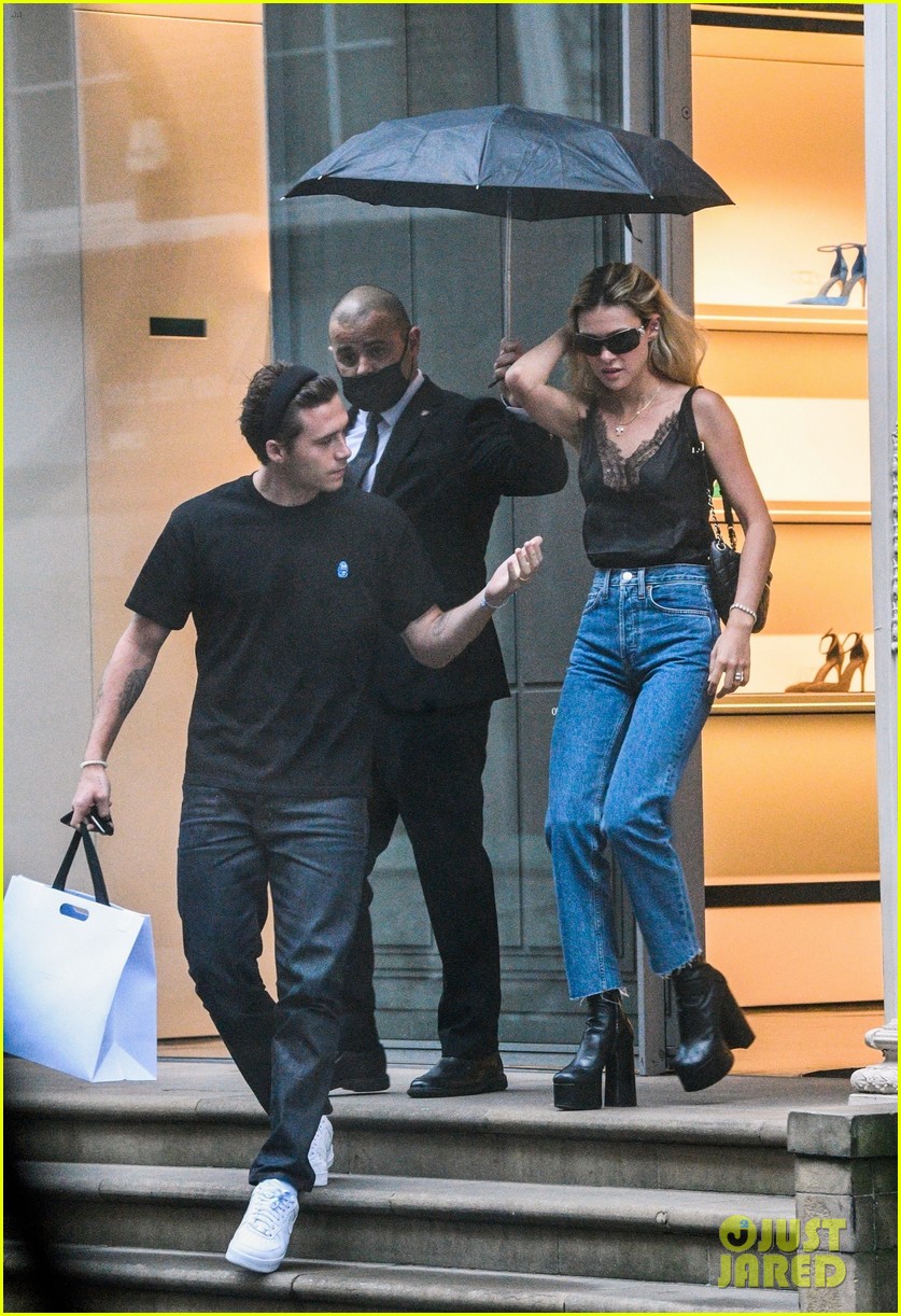 brooklyn beckham at his moms store with nicola peltz 174475478