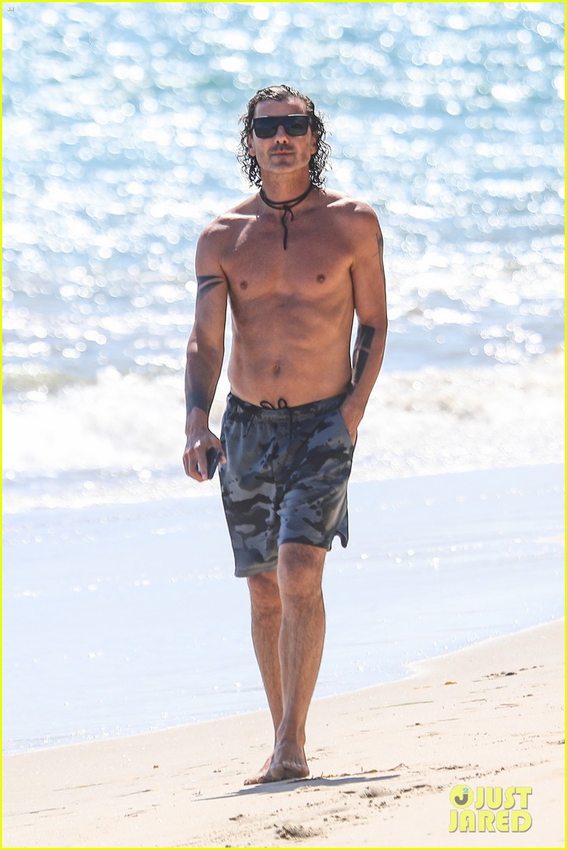 gavin rossdale goes shirtless walk on the beach 034473953