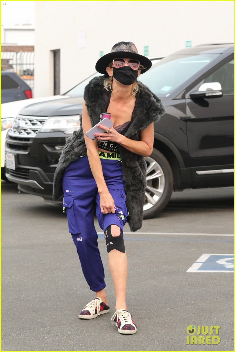 anne heche knee wrap dwts final rehearsals 044483037