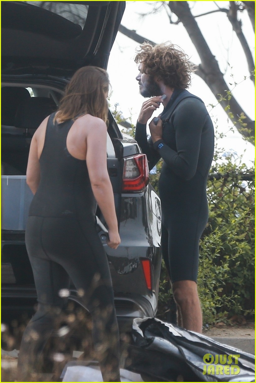 adam brody shirtless after beach day with leighton meester 814486999