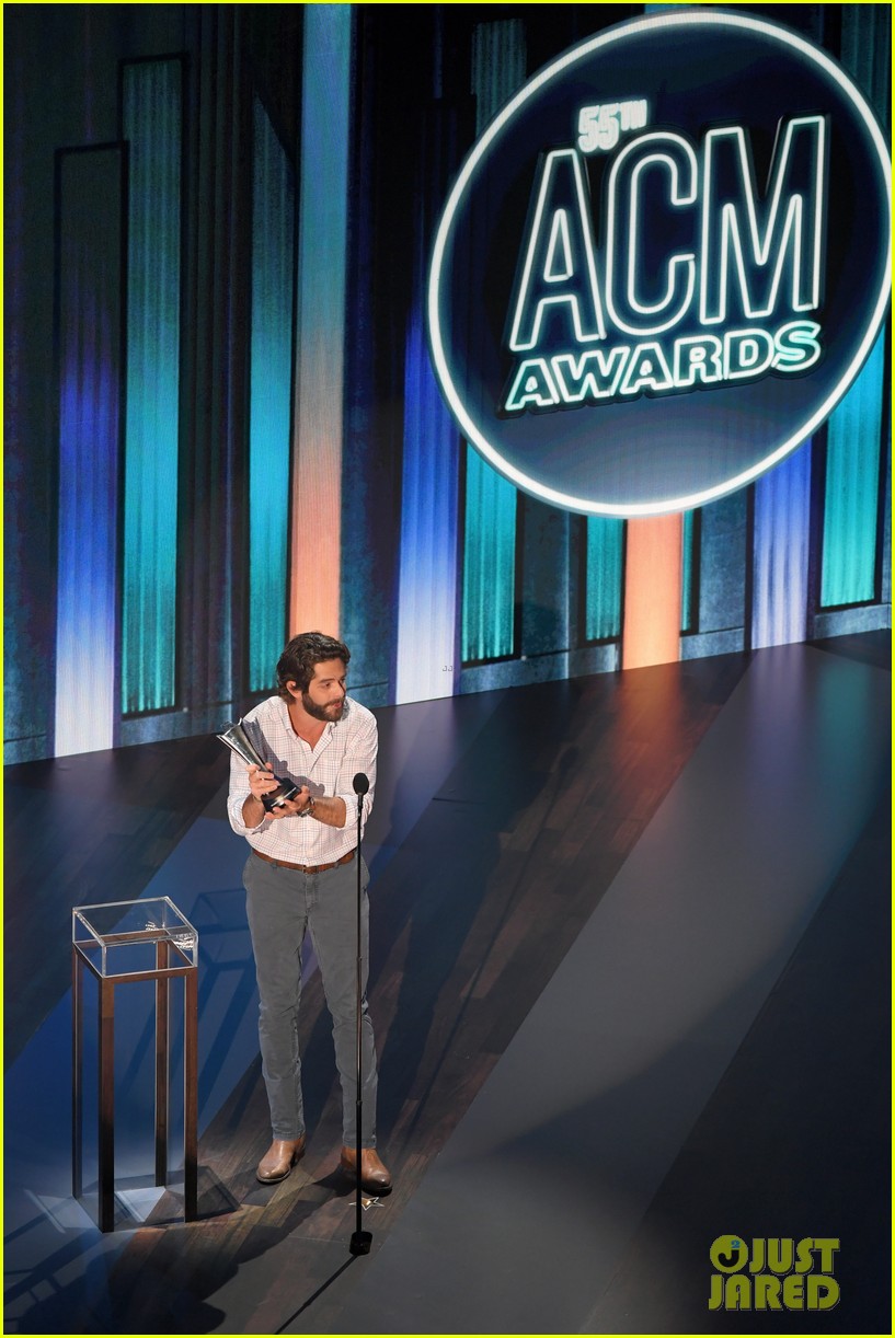 Carrie Underwood & Thomas Rhett Both Win Entertainer of the Year in