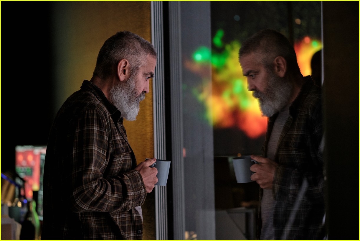 george clooney the midnight sky first look 02