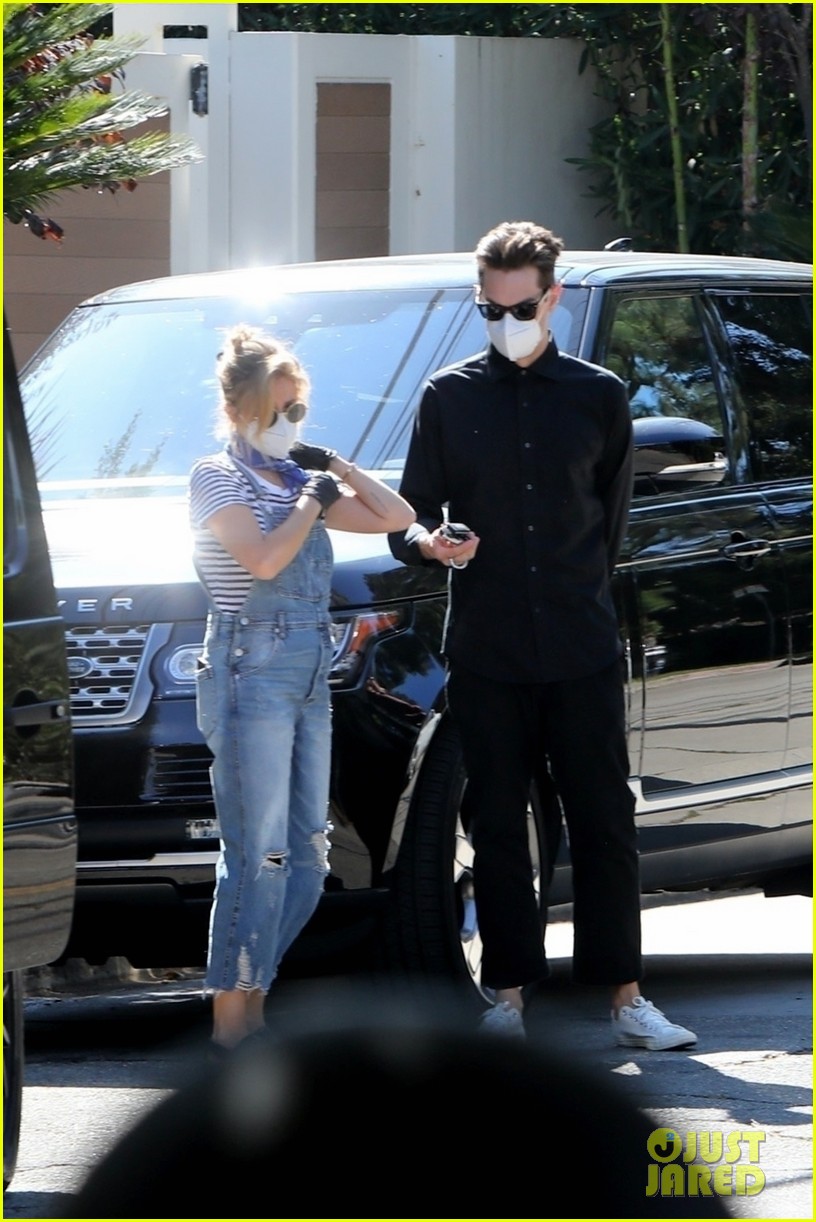 ashley tisdale christopher french house hunting in la 034485154