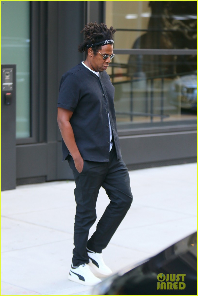 jay z steps out in new york city 024485009