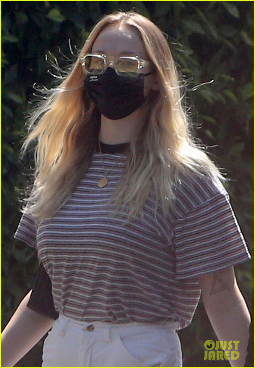 joe jonas sophie turner step out first time willa 014480998