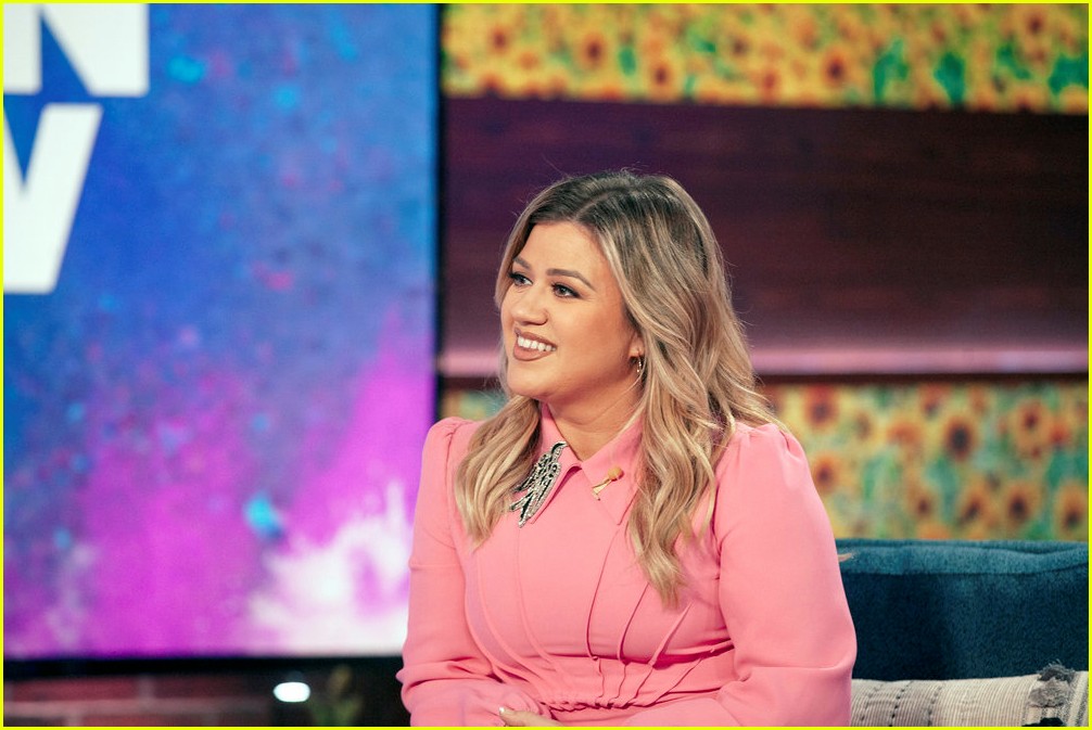 Kelly Clarkson Addresses Her Divorce During Her Talk Show's Season