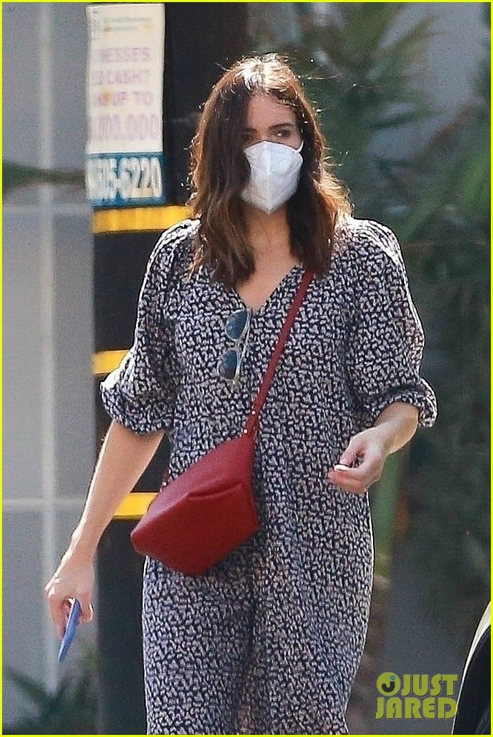 Mandy Moore Was Spotted with Tiny Baby Bump Just Days Before Pregnancy