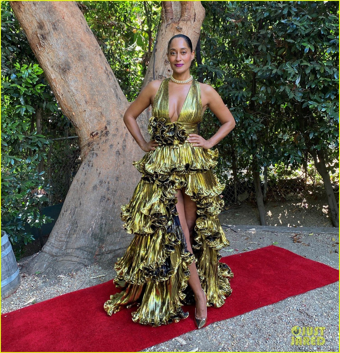 tracee ellis ross goes glam emmys at home 03