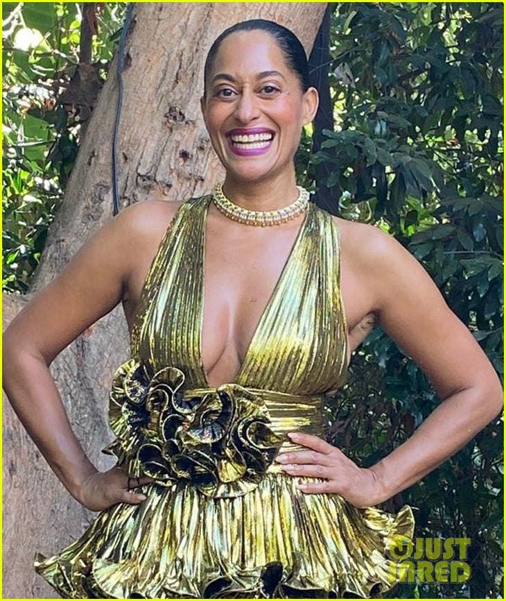 tracee ellis ross goes glam emmys at home 044485611