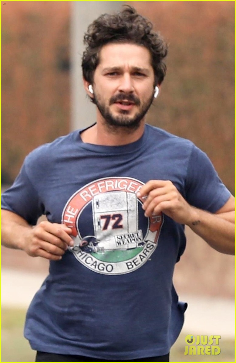 shia labeouf starts off his day with jog 04