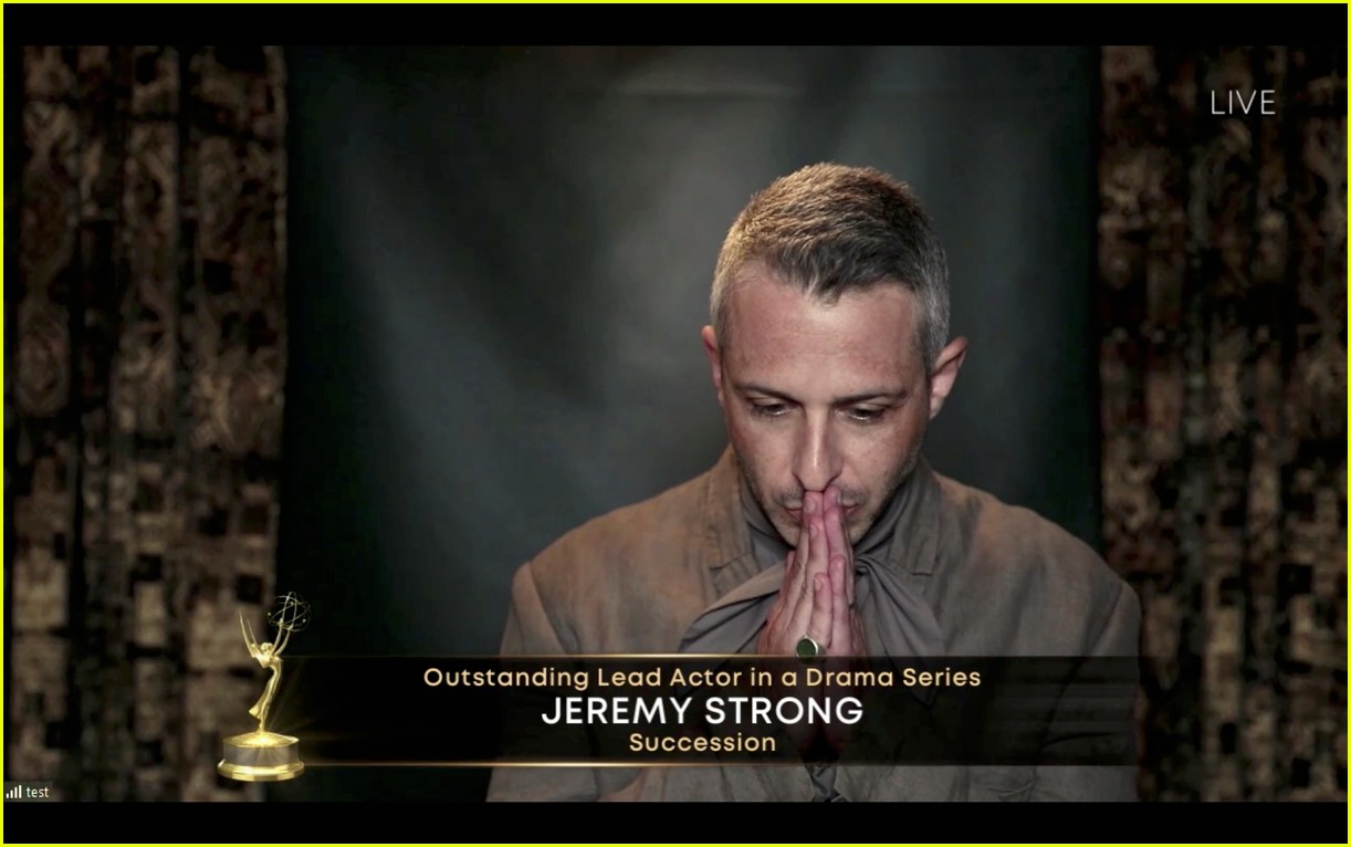 jeremy strong brian cox emmy awards 2020 074485673