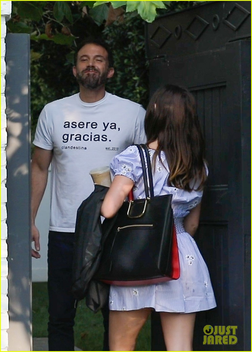 ben affleck ana de armas spotted together for first time in months 114493328