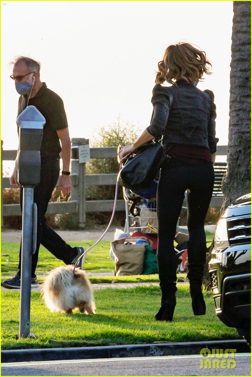 newly single kate beckinsale out with her dog 05