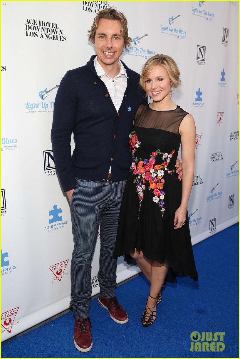 Kristen Bell & Dax Shepard Both Their Wedding Anniversary(01)