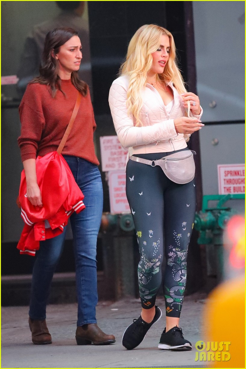 busy philipps animated while filming girls5eva with sara bareilles 034495028