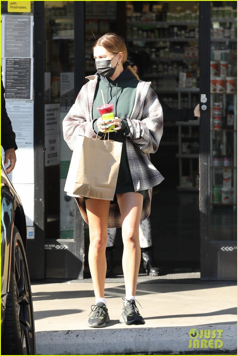 Kendall Jenner Meets Up With Hailey Bieber For a Snack Run After A Fitness  Class: Photo 4495801, Hailey Bieber, Kendall Jenner Photos