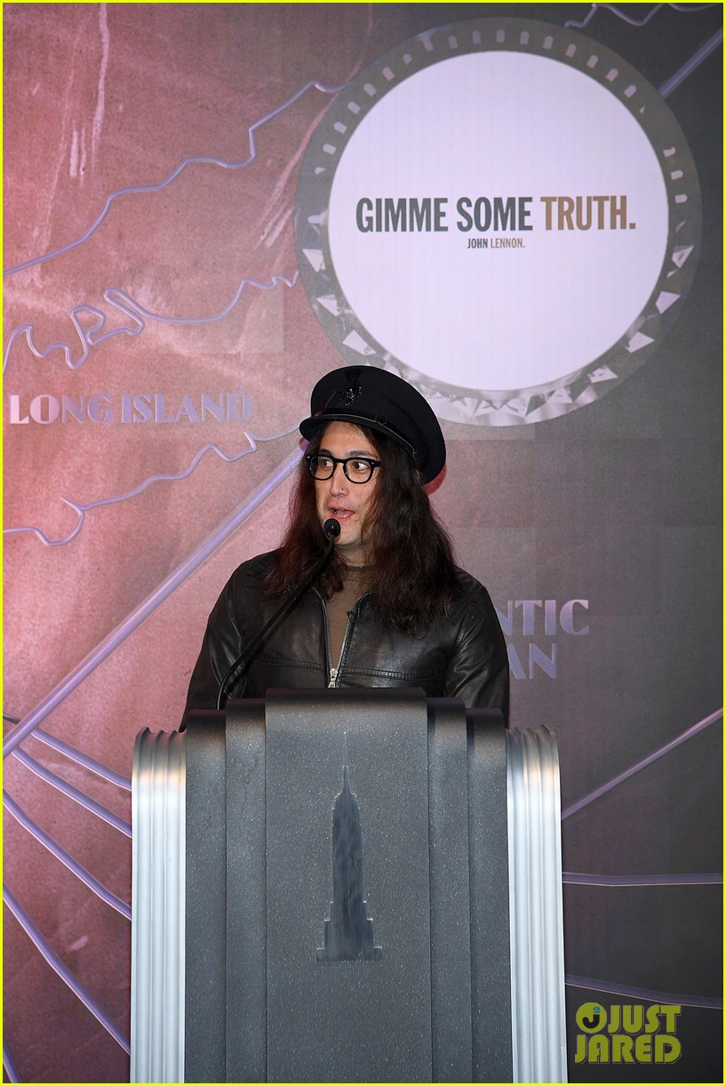 John Lennon's Son Lights the Empire State Building in Honor of His 80th  Birthday!: Photo 4491199 | John Lennon, Sean Ono Lennon, Yoko Ono Photos |  Just Jared: Entertainment News, image size:817x1222