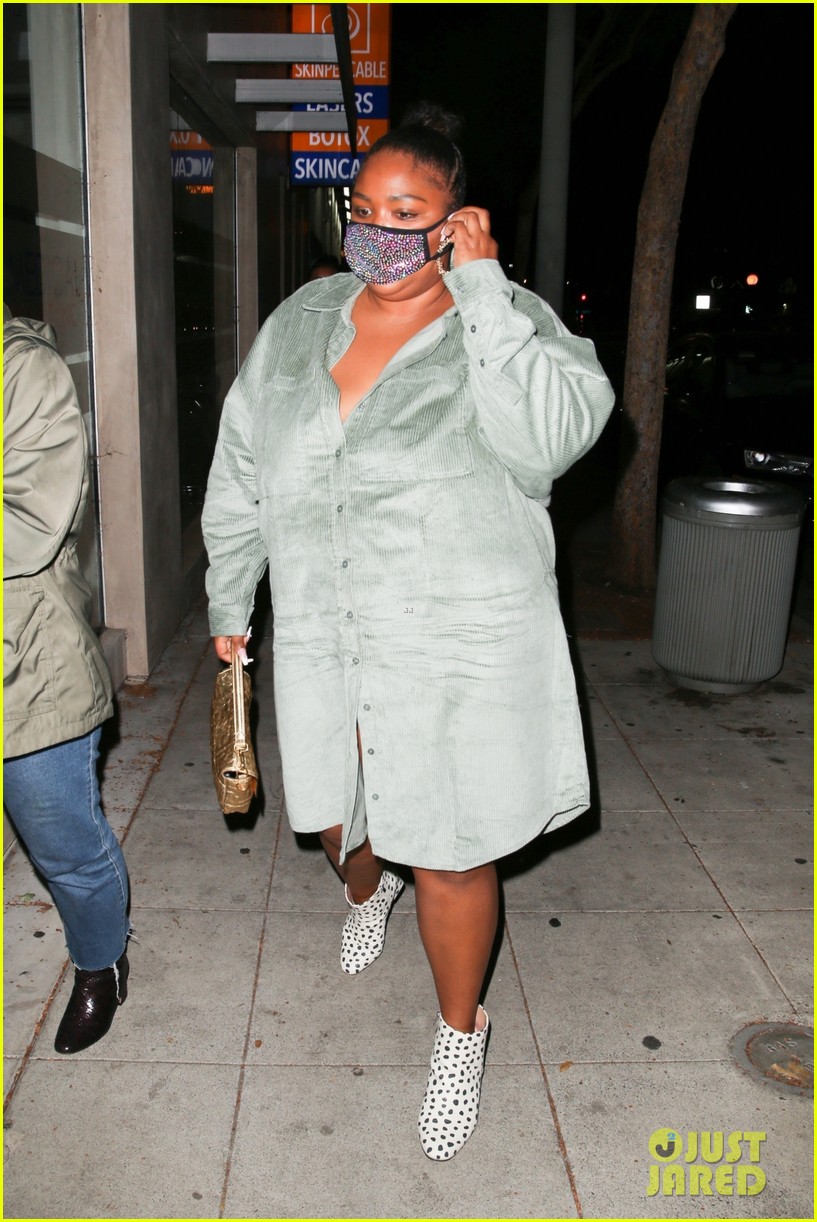 lizzo rocks sparkling face mask night out in weho 03