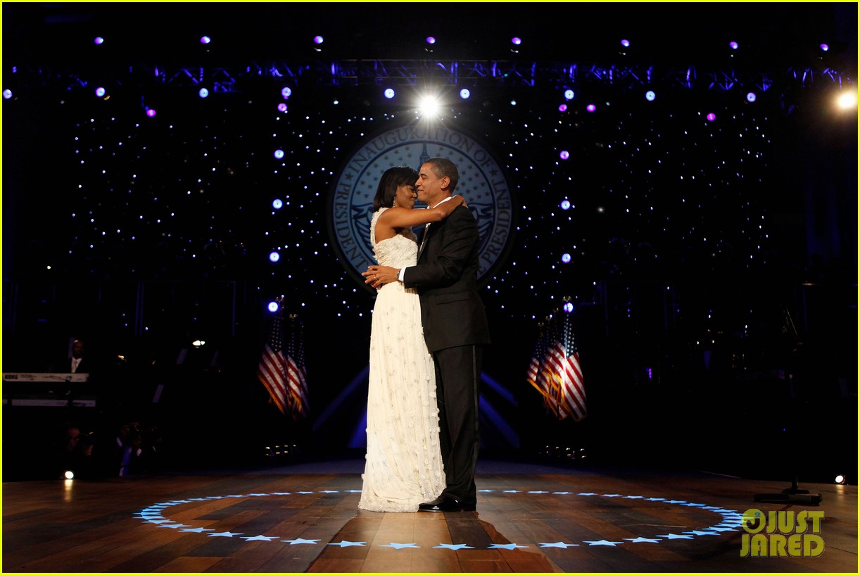 barack michelle obama celebrate 28 years of marriage 044490213