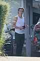 chris pine shows off his muscles leaving thw gym 11
