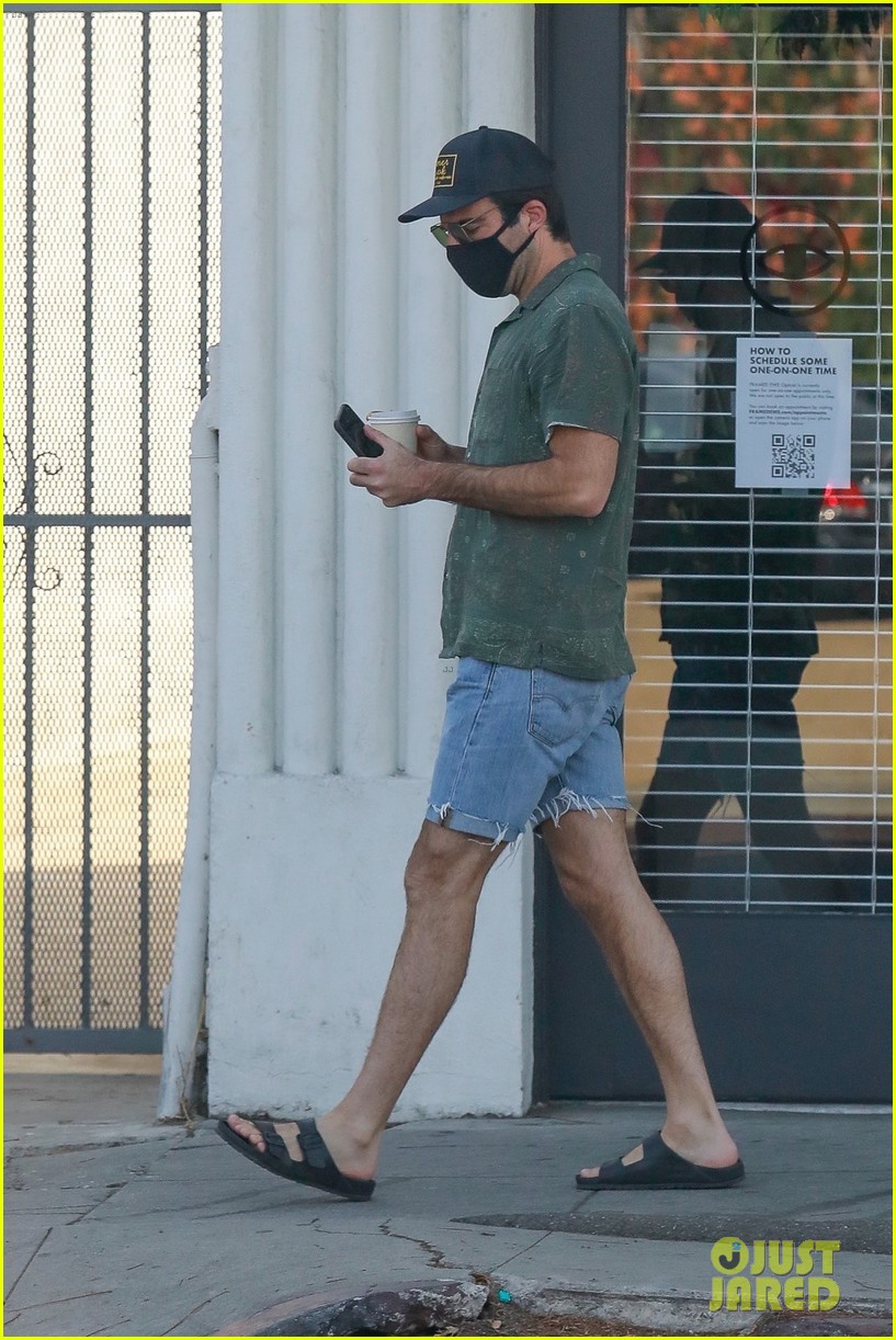 zachary quinto heads out on morning coffee run 034490331