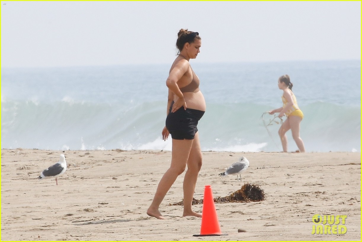 robin thicke april love geary family day at the beach 334490820