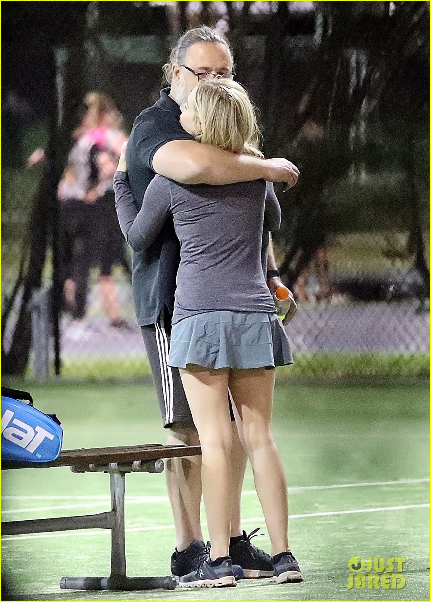 russell crowe britney theriot tennis match 104491905