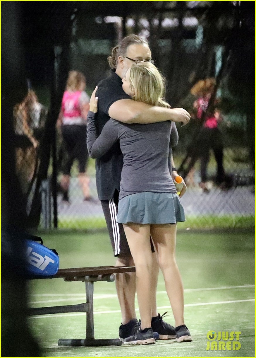 russell crowe britney theriot tennis match 344491929