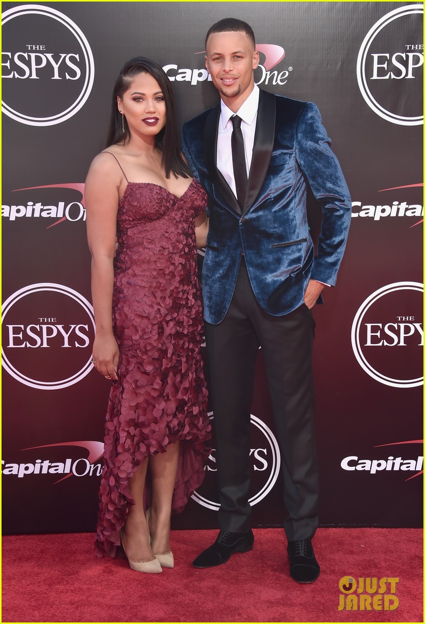 steph curry defends ayesha curry blonde hair against trolls 02