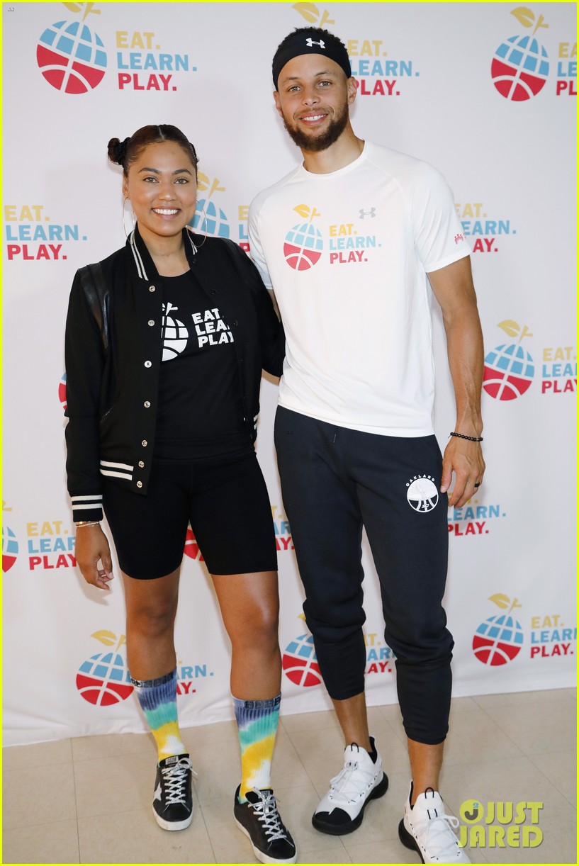 steph curry defends ayesha curry blonde hair against trolls 054493924