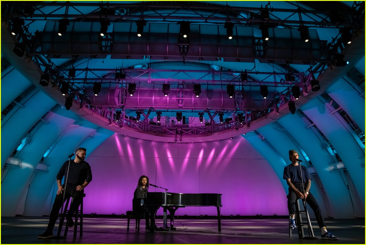 Justin Bieber Performs at Empty Hollywood Bowl with Dan + Shay for CMA