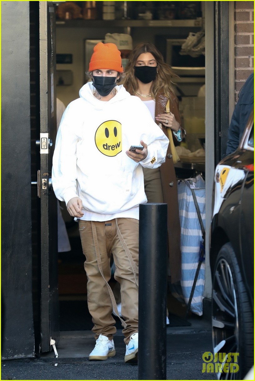 justin bieber lunch with wife hailey bieber 08